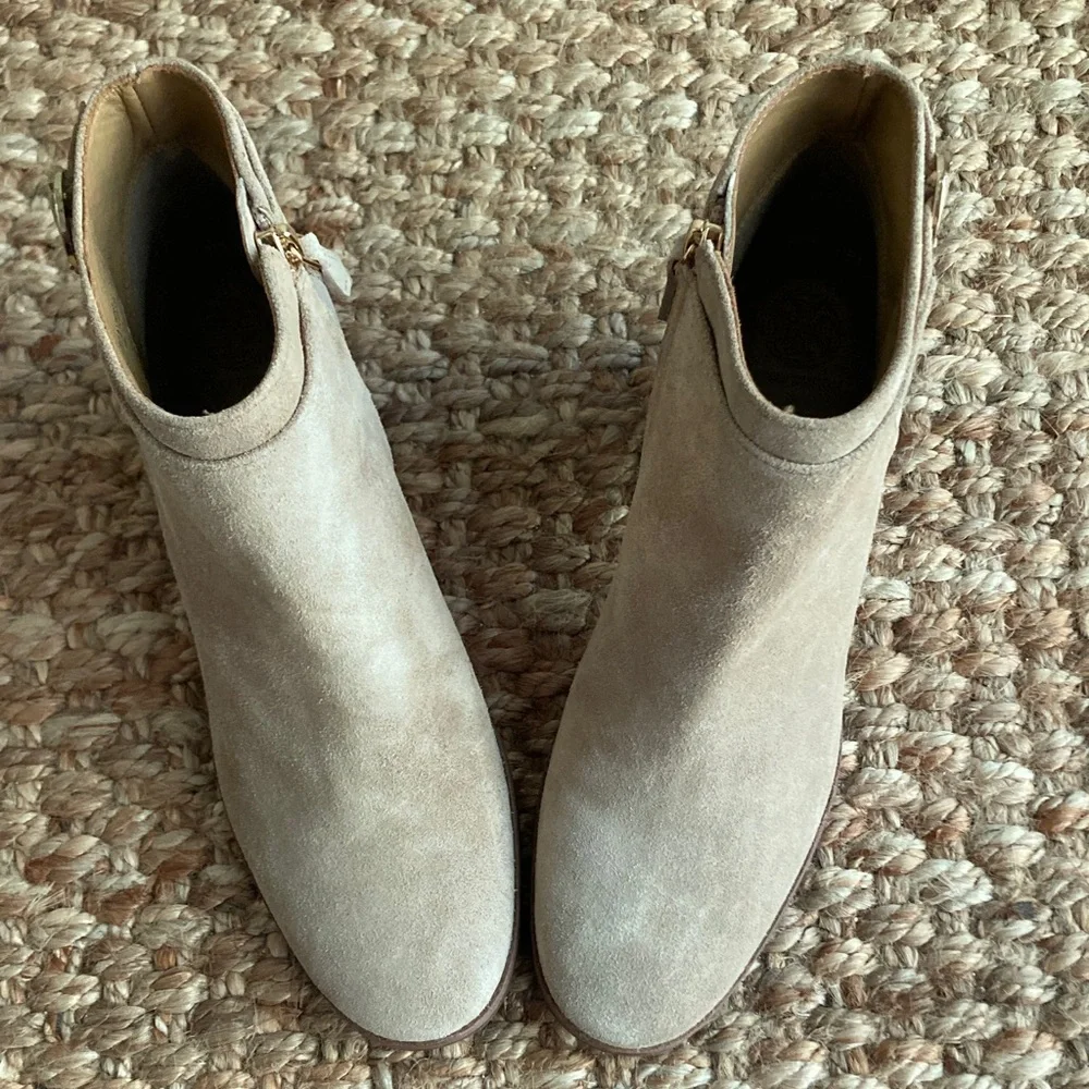 New: Tory Burch Sophia 65mm Suede Bootie. Size 8.5